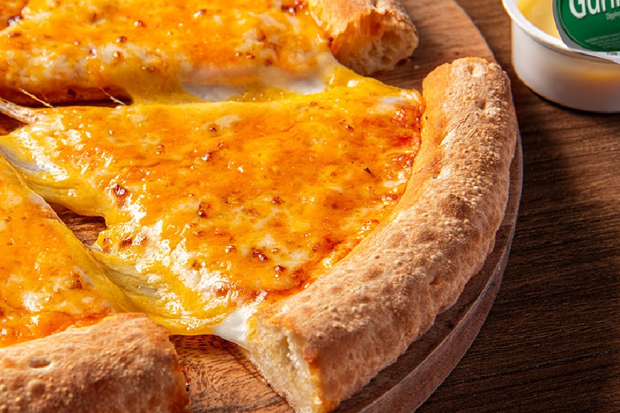 Cheddar Feast Pizza - Medium 10"